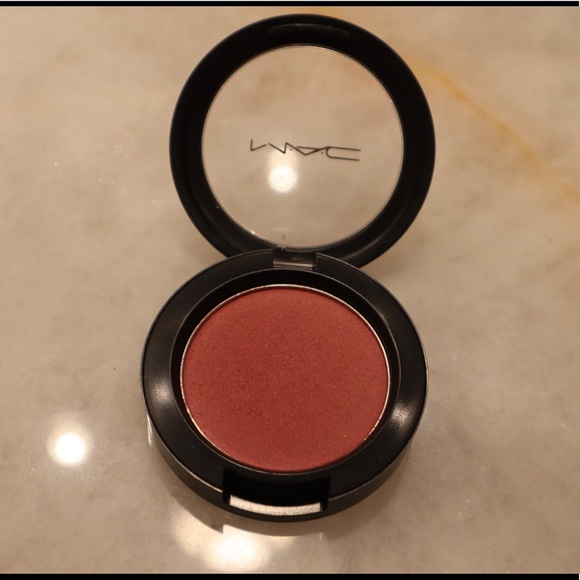 Mac Blush in Breezy - Picture 2 of 4